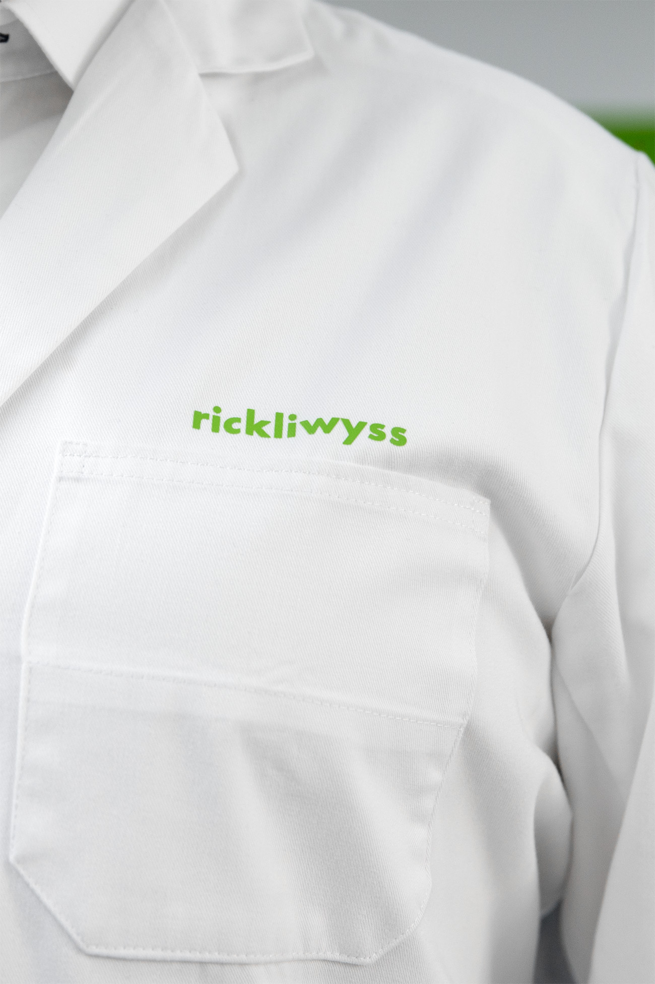 20250703_RiWy_Shooting1_Pharma_459_1300x1951px